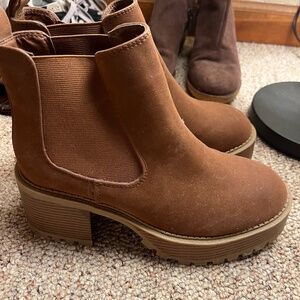 Platform Mia boots